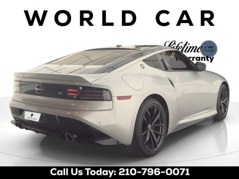 Used 2025 Nissan Z Performance w/ Floor Mat Package RWD image 2