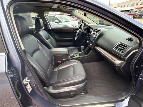 Used 2018 Subaru Outback 3.6R Limited AWD/4WD image 21
