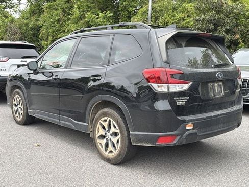 Used 2021 Subaru Forester Premium AWD/4WD image 6