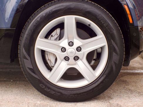 Used 2023 Land Rover Defender 110 SE image 60