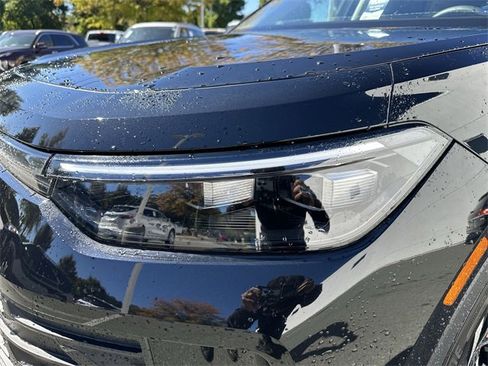 New 2025 Volkswagen Tiguan S image 9