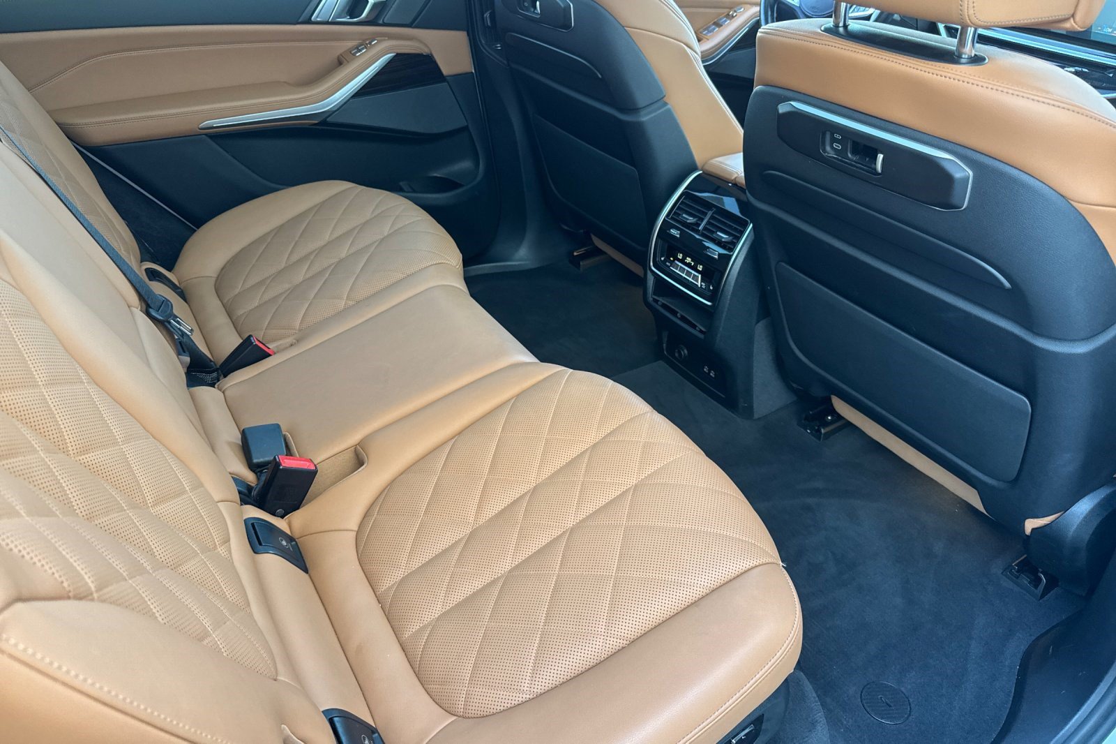 Used 2024 BMW X7 xDrive40i w/ Executive Package AWD/4WD image 32