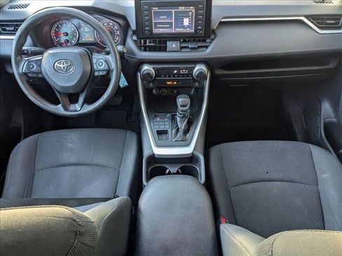 Used 2019 Toyota RAV4 LE image 15