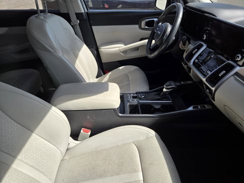 Certified 2023 Kia Sorento X-Line EX image 3