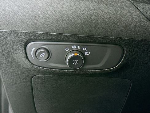 Used 2025 Buick Encore GX Preferred FWD image 17