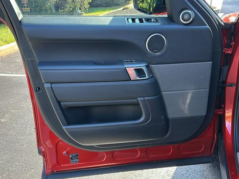 Used 2021 Land Rover Range Rover Sport HST image 15