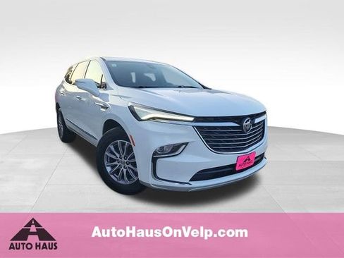 Used 2023 Buick Enclave Essence image 1