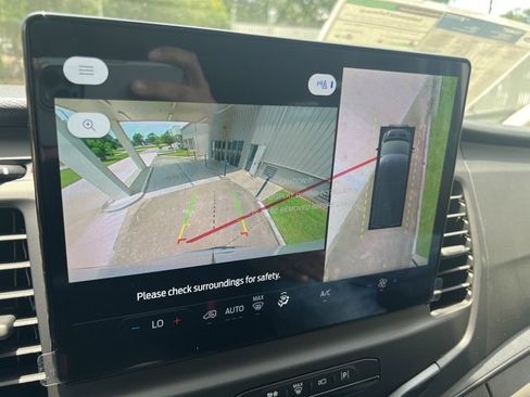 New 2023 Ford E-Transit Medium Roof image 30