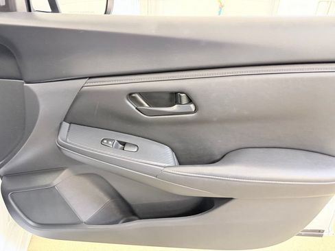 Used 2025 Nissan Sentra S FWD image 31