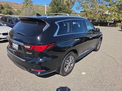 Used 2020 INFINITI QX60 Luxe w/ Essential Package FWD image 5