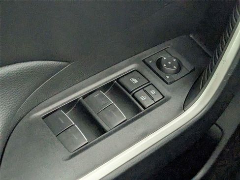 Used 2025 Toyota RAV4 XLE FWD image 14