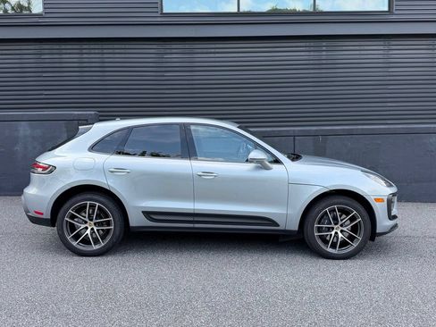 Certified 2026 Porsche Macan AWD/4WD image 11