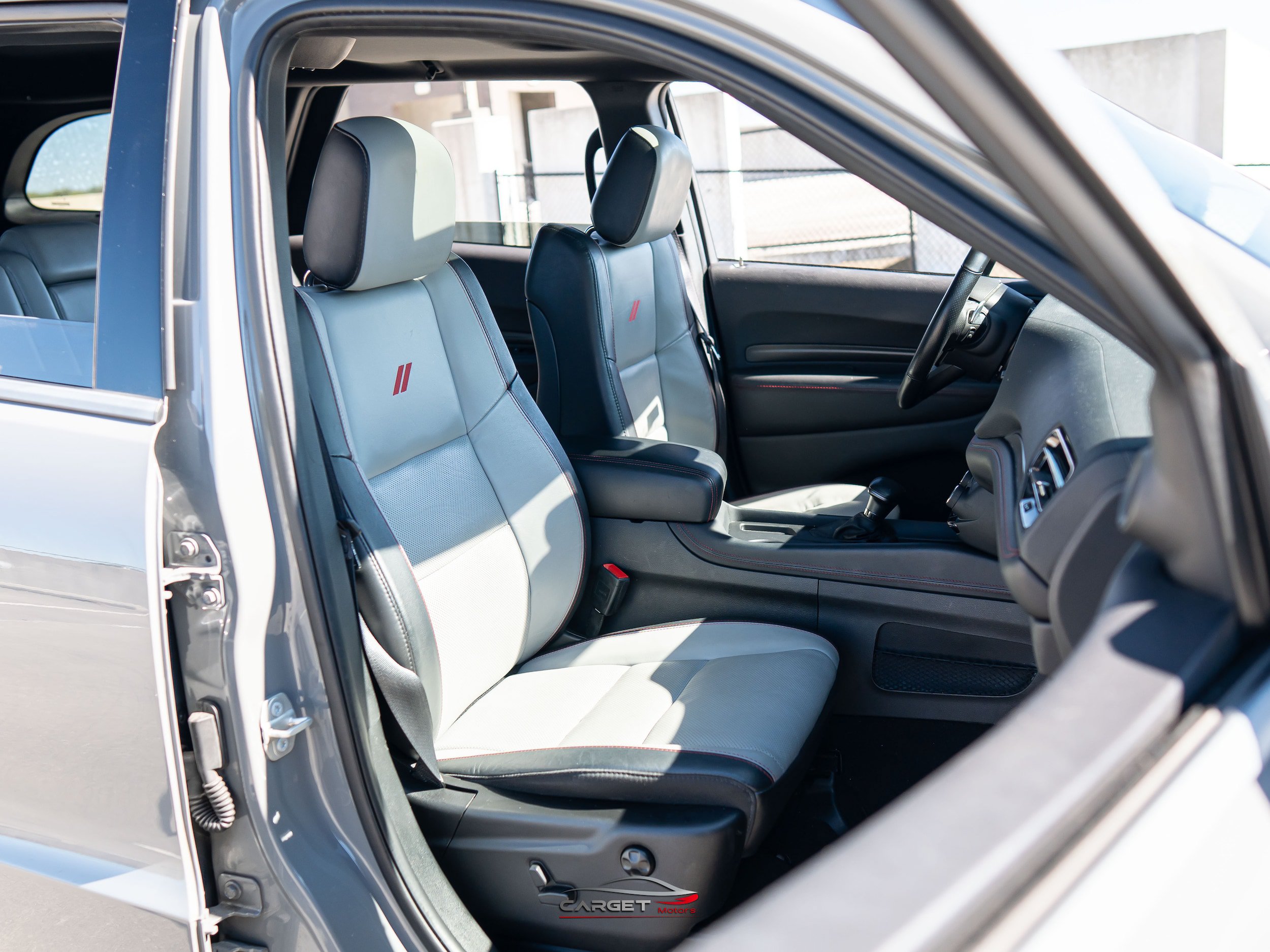 Used 2023 Dodge Durango R/T w/ Tow 'N Go Package AWD/4WD image 17