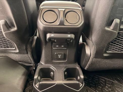 Used 2021 Jeep Gladiator Rubicon AWD/4WD image 23