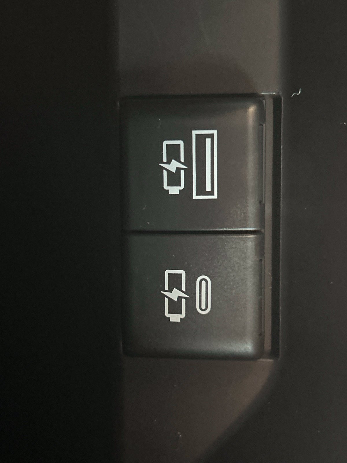 Used 2021 Toyota Camry LE w/ Carpet Mat Package (TMS) FWD image 23