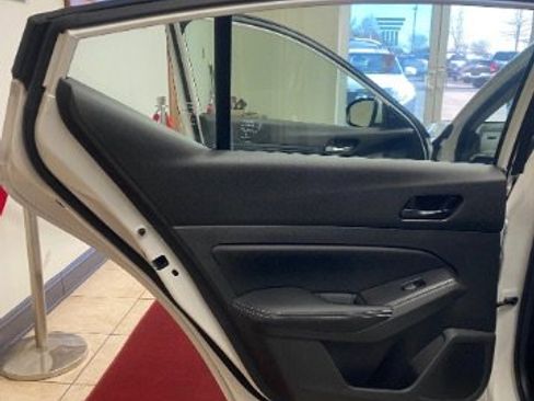 Used 2024 Nissan Altima 2.5 SV w/ SV Premium Package image 14