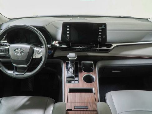 Used 2022 Toyota Sienna XLE AWD/4WD image 26