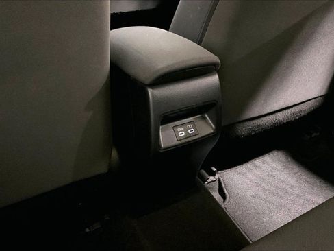Used 2024 Toyota Corolla LE FWD image 34
