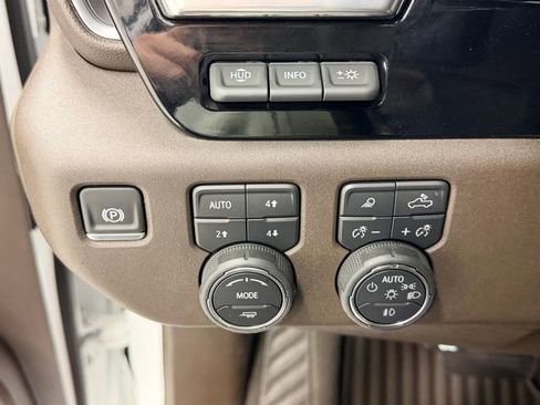 Certified 2025 Chevrolet Silverado 1500 LTZ w/ LTZ Premium Package AWD/4WD image 19