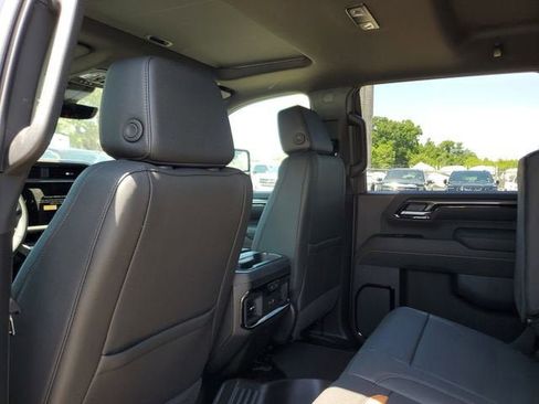 New 2026 GMC Sierra 2500 AT4 w/ AT4 Premium Plus Package AWD/4WD image 11