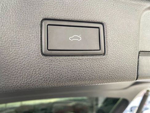 Used 2022 Volkswagen Atlas SE w/ Panoramic Sunroof Package image 32