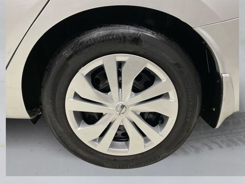 Used 2022 Nissan Versa S image 17