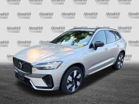 Used 2024 Volvo XC60 T8 Plus w/ Protection Package Premier AWD/4WD image 7