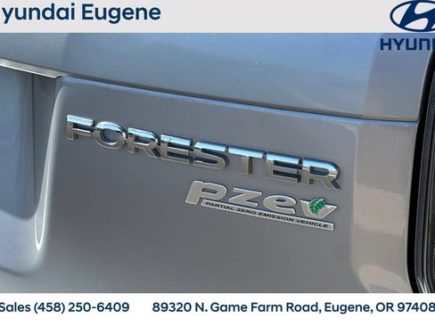 Used 2017 Subaru Forester 2.5i Premium w/ All-Weather Package AWD/4WD image 35