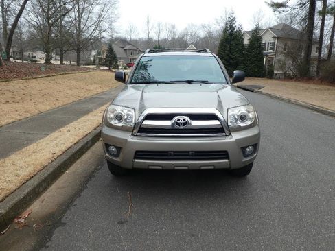 Used 2009 Toyota 4Runner SR5 image 19