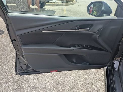 Used 2025 Toyota Camry LE FWD image 12