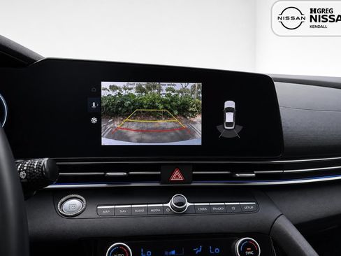 Used 2022 Hyundai Elantra Limited w/ Cargo Package FWD image 8
