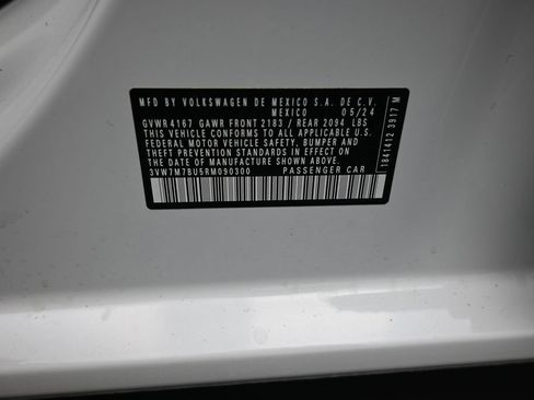 Used 2024 Volkswagen Jetta SE w/ Panoramic Sunroof Package FWD image 19