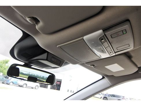 Certified 2023 Nissan Rogue SV FWD image 18