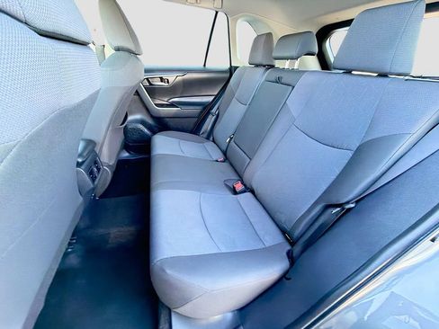 Used 2025 Toyota RAV4 XLE FWD image 22