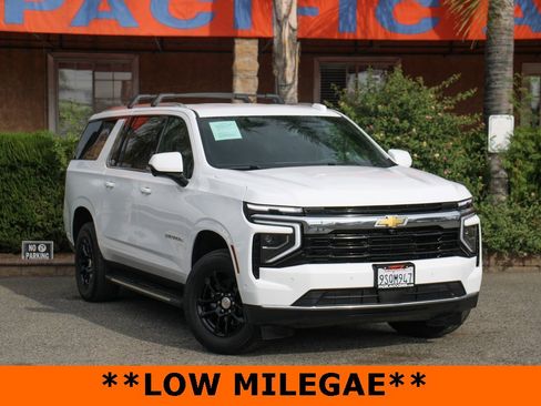 Used 2025 Chevrolet Suburban LS image 2