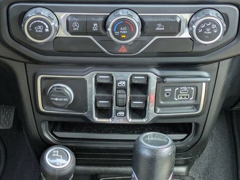 Certified 2020 Jeep Gladiator Sport w/ Quick Order Package 24S AWD/4WD image 14