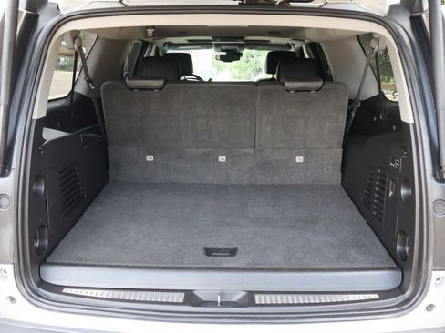 Used 2018 Chevrolet Suburban LT AWD/4WD image 14