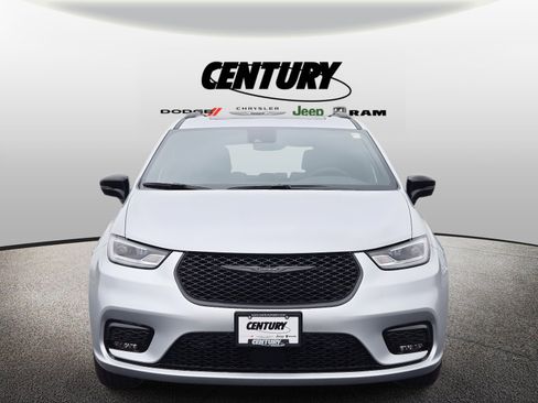 New 2026 Chrysler Pacifica Limited w/ S Appearance Package image 8