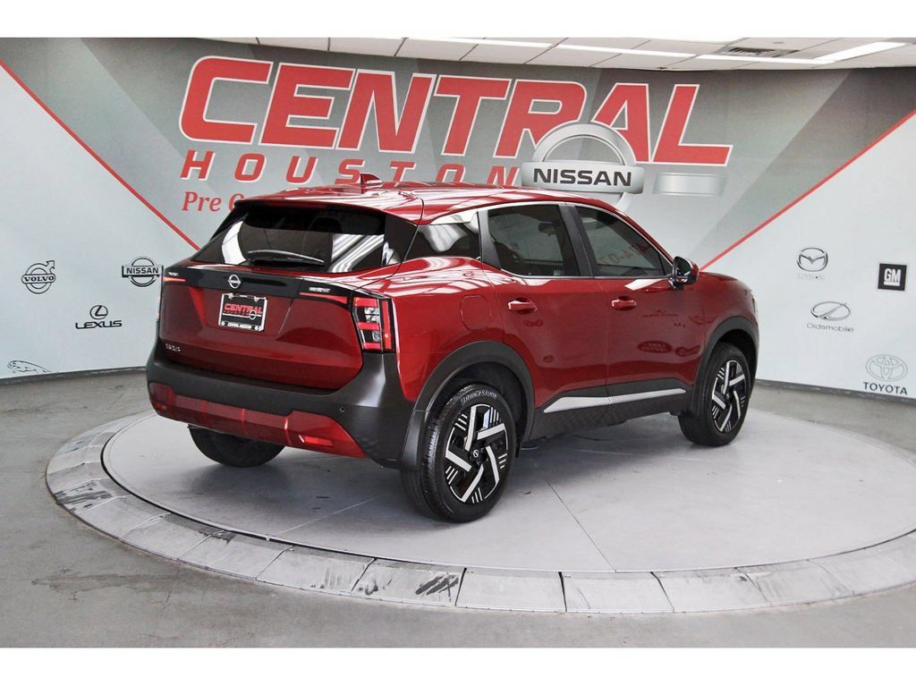 Used 2025 Nissan Kicks SV FWD image 4