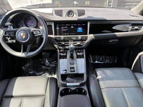 Certified 2026 Porsche Macan AWD/4WD image 18