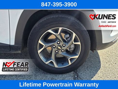 Used 2025 Chevrolet Trax LT FWD image 10