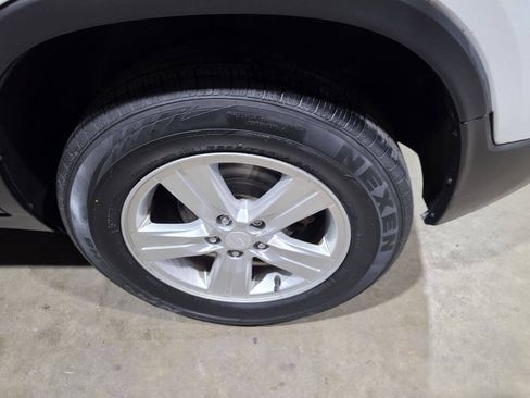 Used 2017 Chevrolet Trax LS AWD/4WD image 20