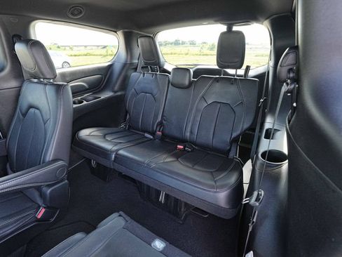 Used 2026 Chrysler Pacifica Select FWD image 20