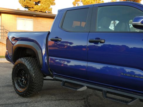 Used 2025 Toyota Tacoma TRD Off-Road w/ TRD Off Road Upgrade Package image 6