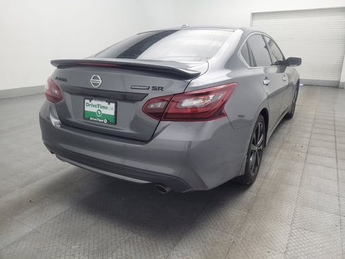 Used 2018 Nissan Altima 2.5 SR w/ SR Midnight Edition FWD image 9