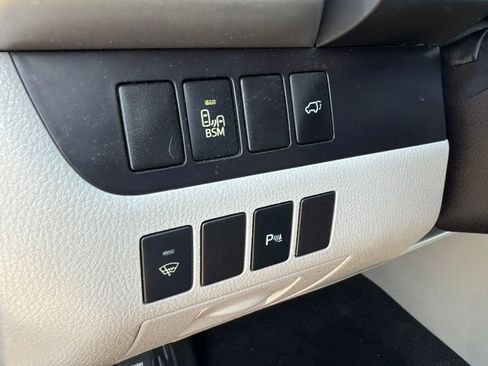 Used 2015 Toyota Highlander Limited image 23