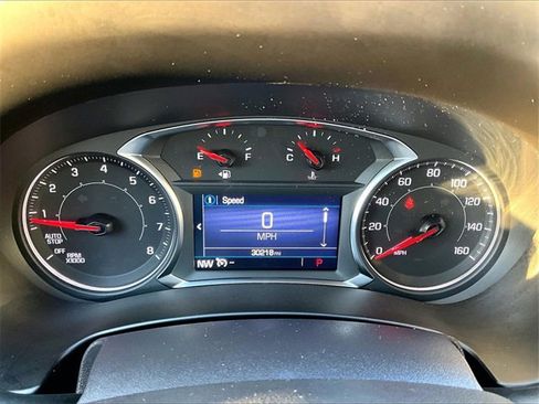 Used 2024 GMC Terrain SLE image 25