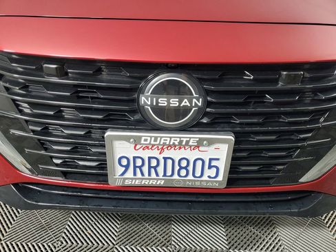 Used 2024 Nissan Sentra SV w/ SV Premium Package image 10