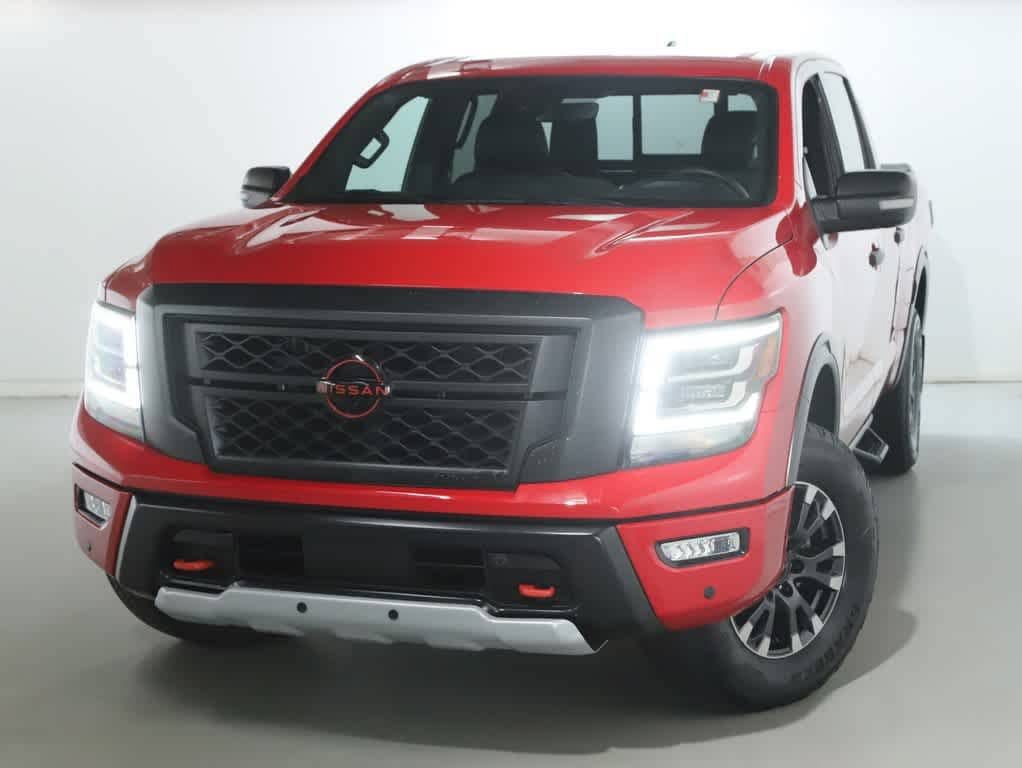 Used 2023 Nissan Titan PRO-4X w/ Pro-4x Convenience Package AWD/4WD image 2