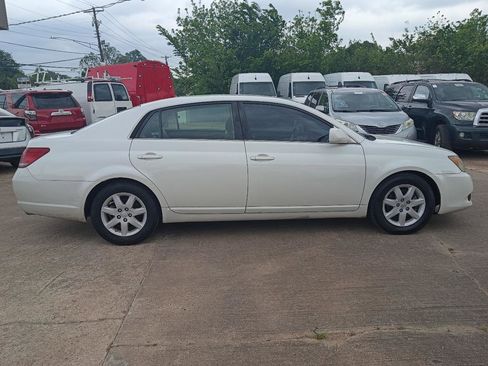 Used 2008 Toyota Avalon XLS FWD image 4